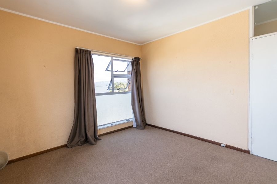 1 Bedroom Property for Sale in Wynberg Upper Western Cape